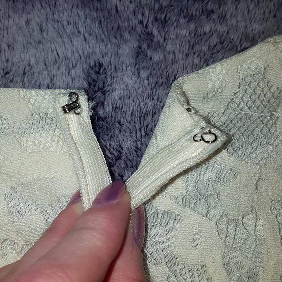 Tobi White Lace Dress XS - Picture 9 of 16